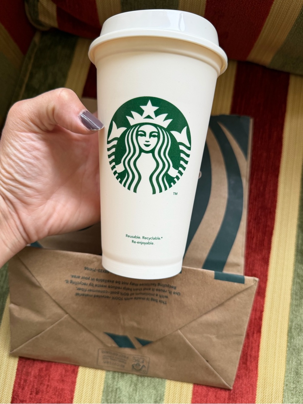 🗽Starbucks Reusable White Tumbler with Green Logo with Bag